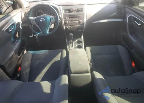 2015 Nissan Altima 2.5 z USA, uszkodzony, nr VIN 1N4AL3AP2FN324593